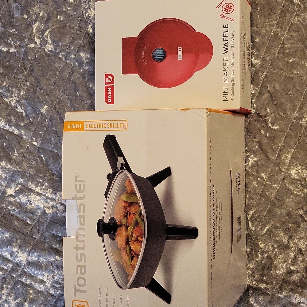 Mini skillet and mini waffle maker